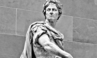 2Giulio Cesare Statua